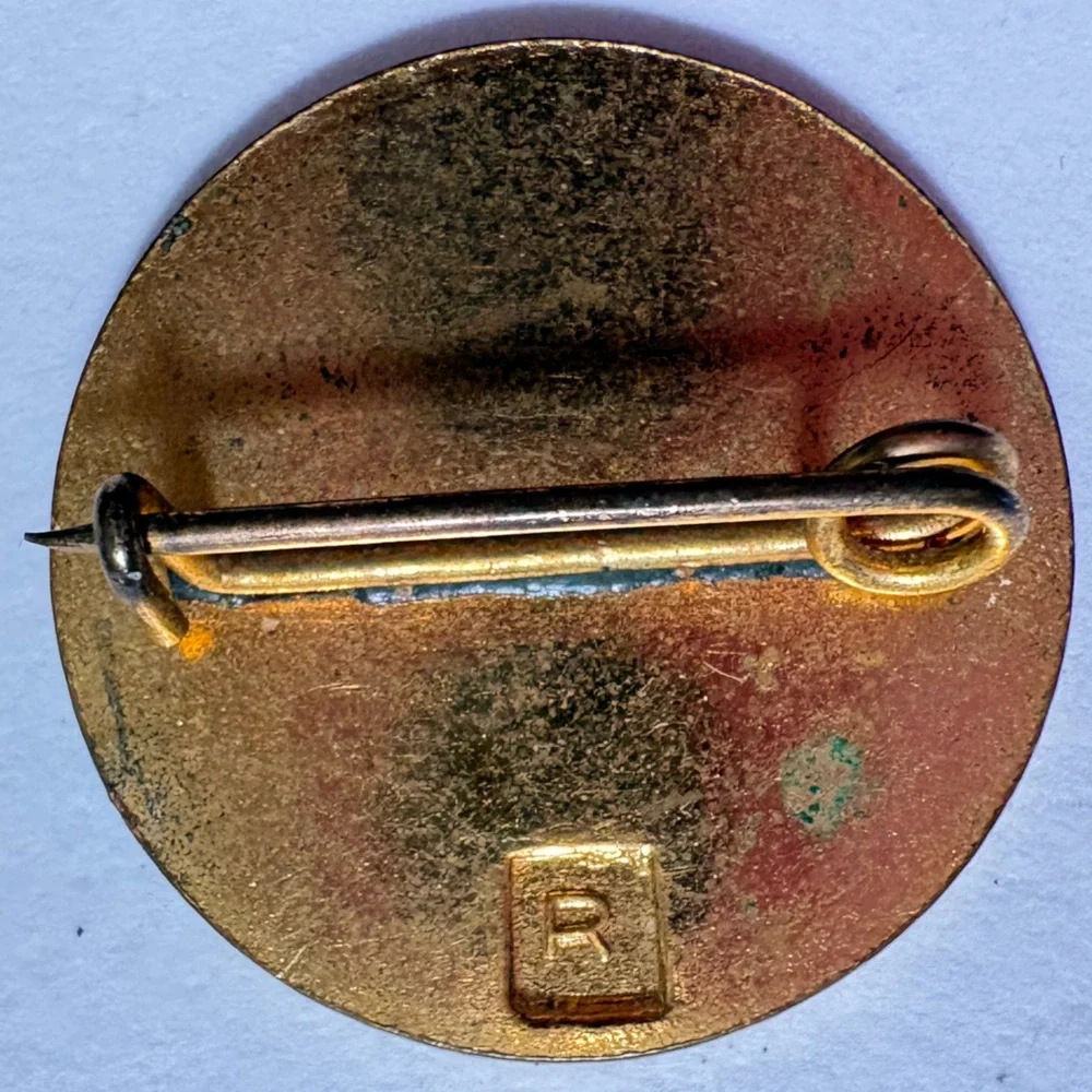 Vintage Boy/Girl Scout blue and gold tone metal badge pin Brooch
